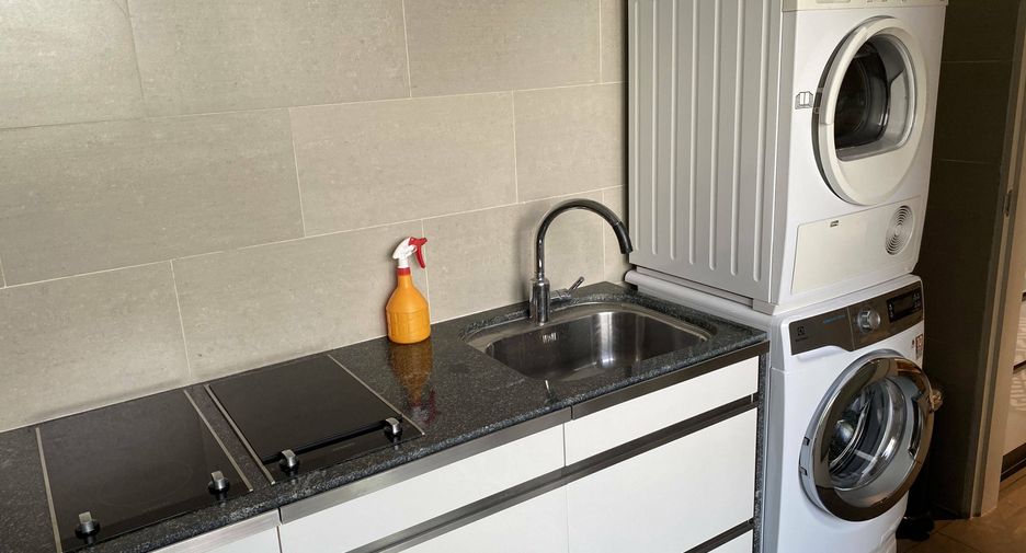 For rent 3 bedrooms condo in Sathon, Bangkok