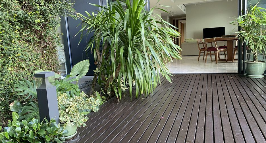 For rent 3 bedrooms condo in Sathon, Bangkok