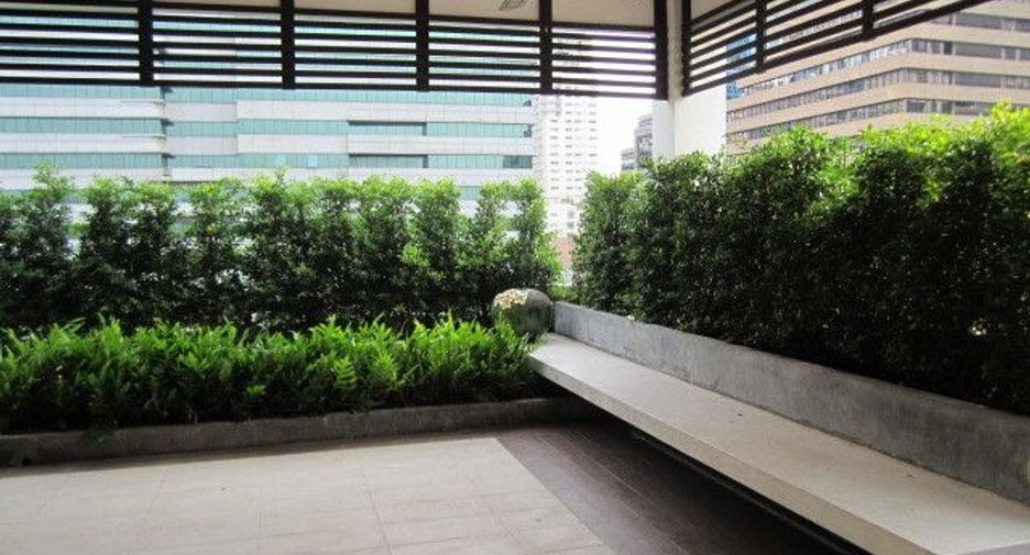 For rent 4 bedrooms condo in Watthana, Bangkok