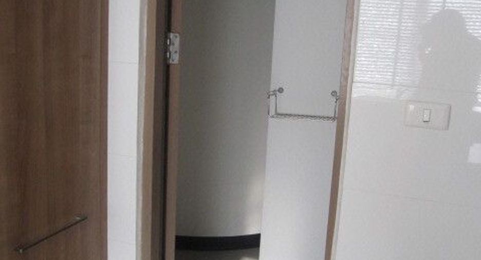 For rent 4 bedrooms condo in Watthana, Bangkok