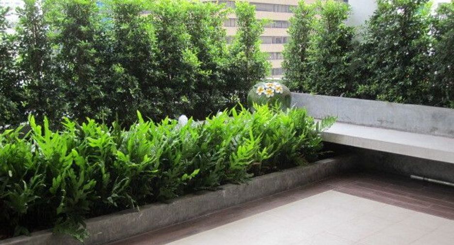 For rent 4 bedrooms condo in Watthana, Bangkok