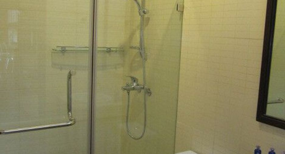 For rent 4 bedrooms condo in Watthana, Bangkok