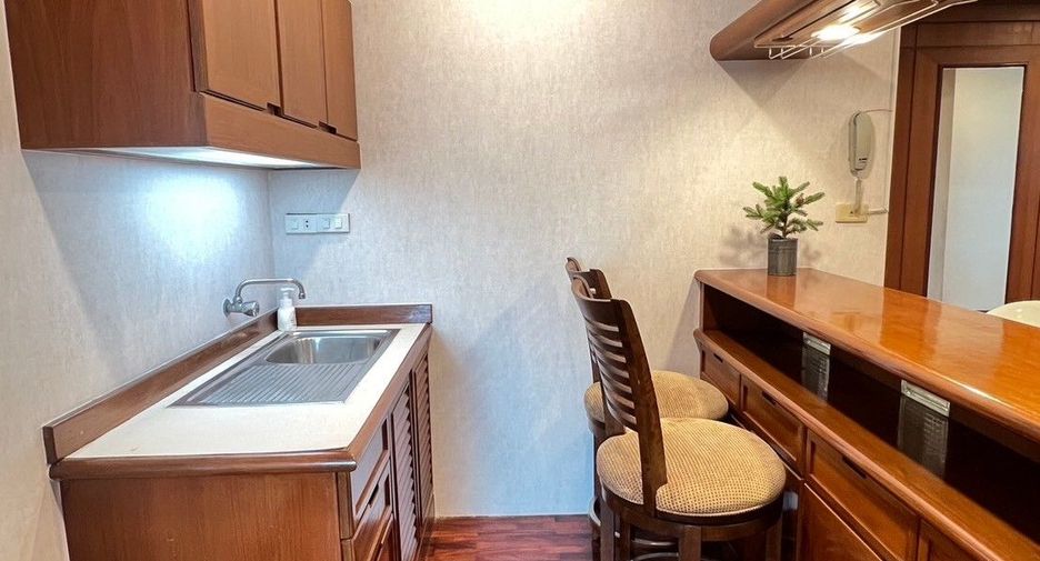 À vendre 4 chambres condo à Watthana, Bangkok