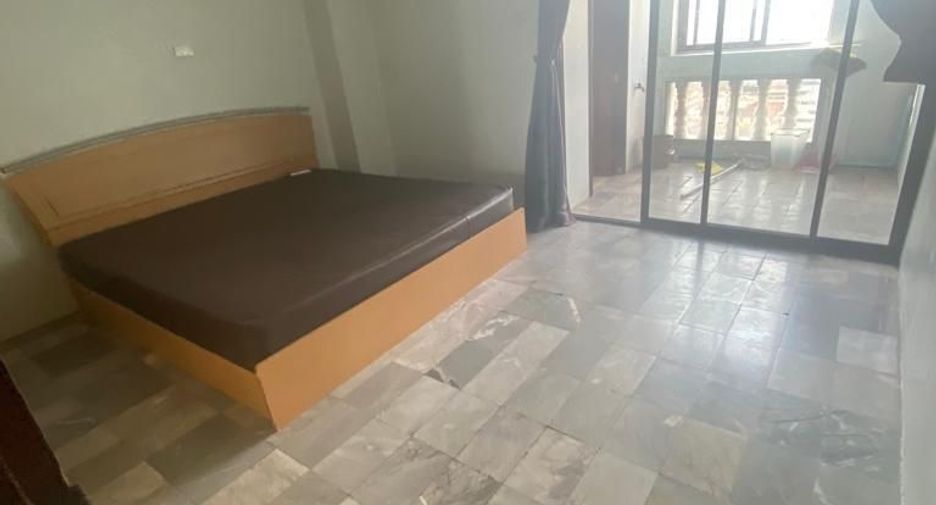 For rent 2 bedrooms condo in Sathon, Bangkok