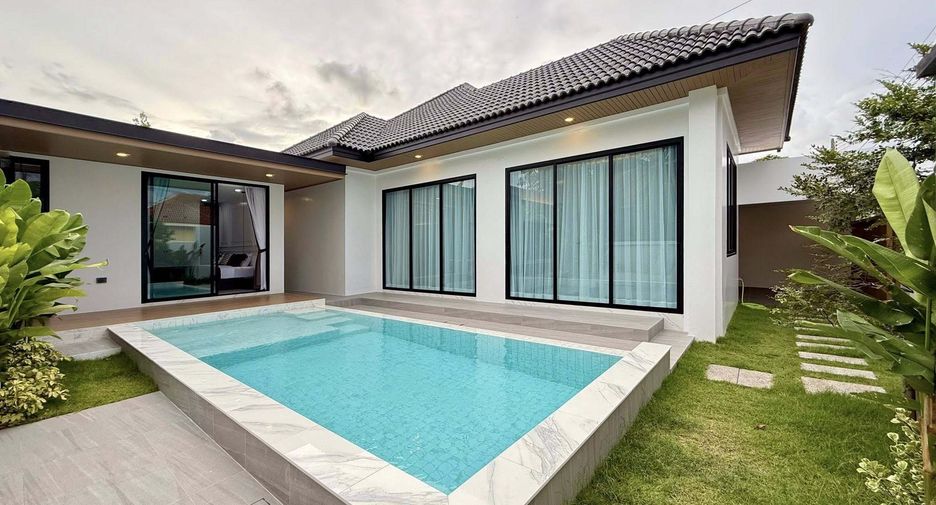 For sale 3 bedrooms villa in Mueang Phuket, Phuket