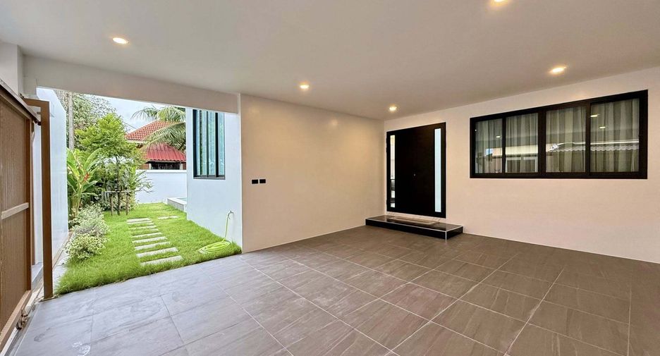 For sale 3 bedrooms villa in Mueang Phuket, Phuket
