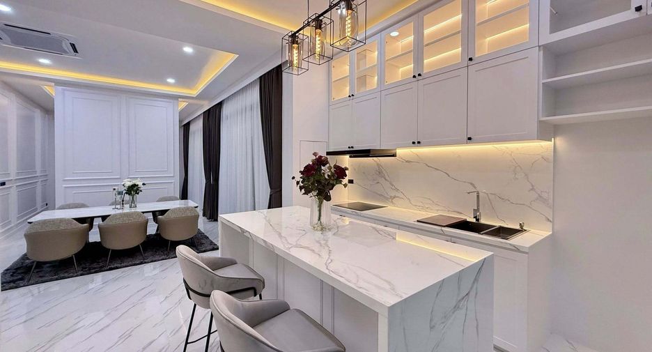 For sale 3 bedrooms villa in Mueang Phuket, Phuket