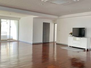 For rent 4 ベッドルーム apartment in Watthana, Bangkok