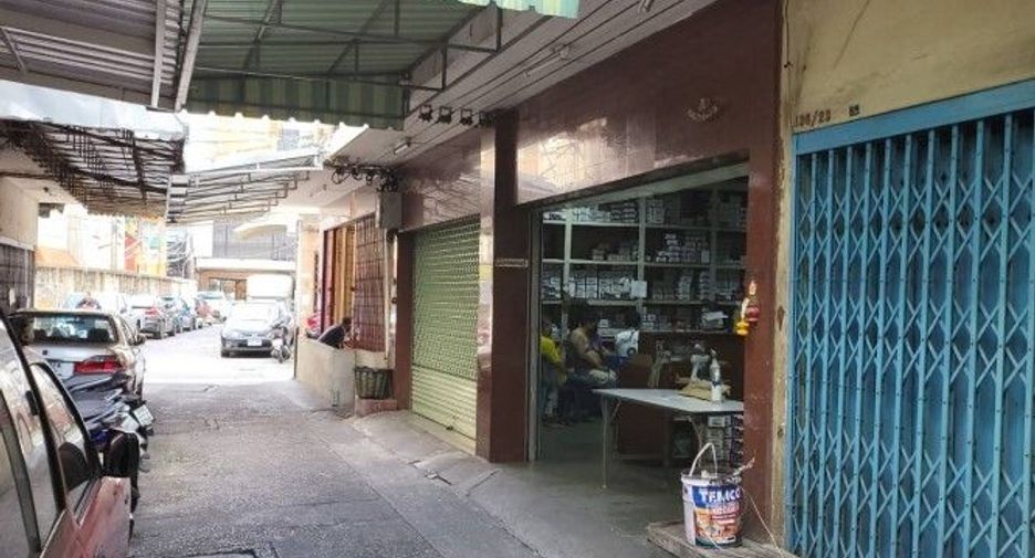 For sale 1 bed retail Space in Pom Prap Sattru Phai, Bangkok