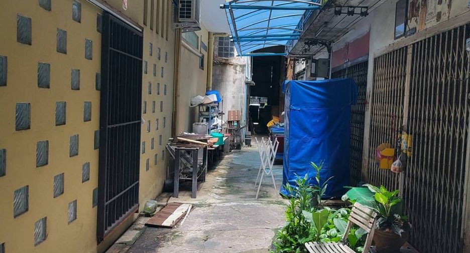 For sale 1 bed retail Space in Pom Prap Sattru Phai, Bangkok