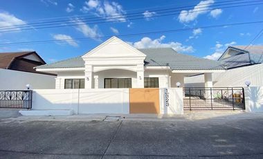 Casa en venta de 3 habitaciones en Thalang, Phuket