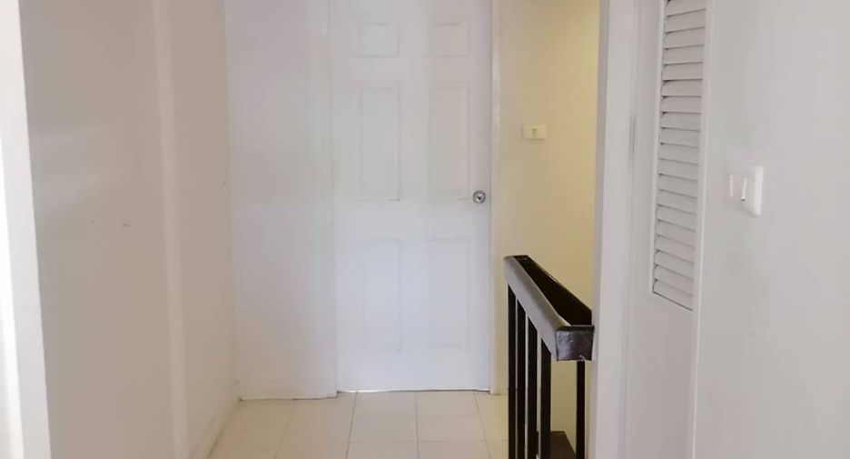 For sale 3 bedrooms townhouse in Bang Khen, Bangkok