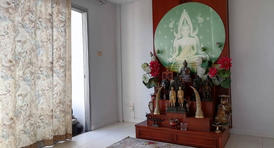 For sale 3 bedrooms townhouse in Bang Khen, Bangkok