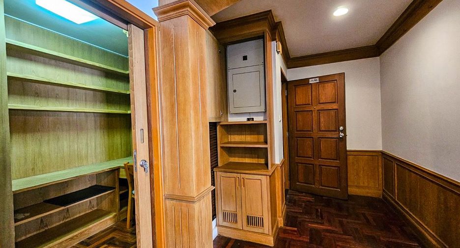 Продажа 3 спальни кондо в Щаттхана, Бангкок