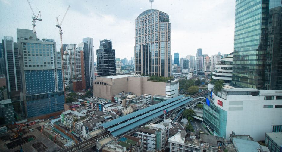 For sale 2 bedrooms condo in Khlong Toei, Bangkok
