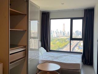 Wohnung zur Miete mit Studio in Huai Khwang, Bangkok