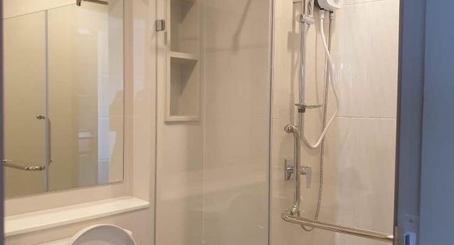Wohnung zur Miete mit Studio in Huai Khwang, Bangkok