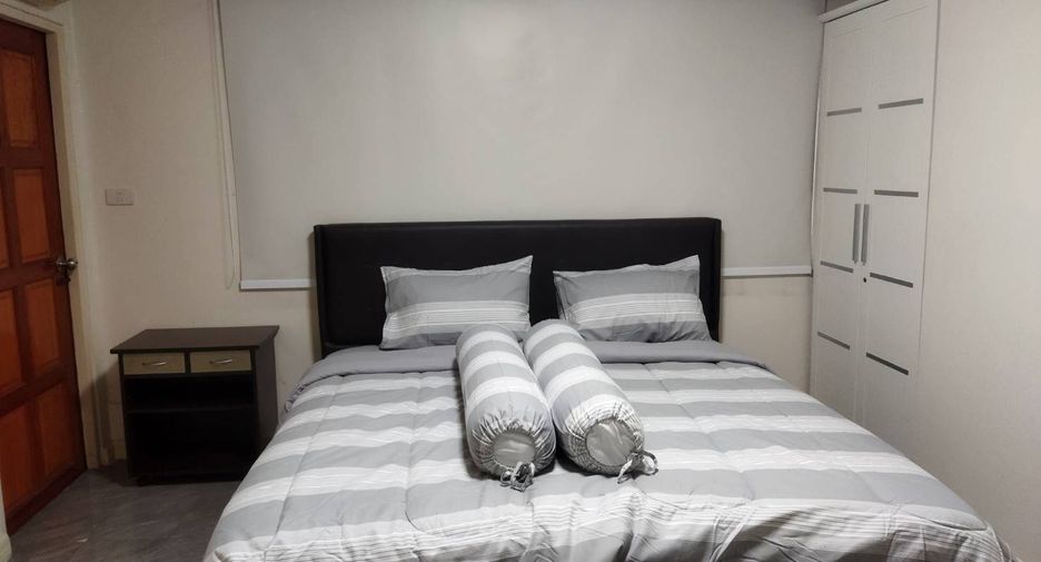 For rent 2 bedrooms condo in Sathon, Bangkok