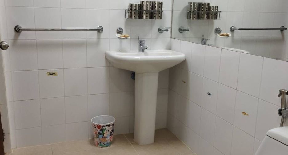 For rent 2 bedrooms condo in Sathon, Bangkok