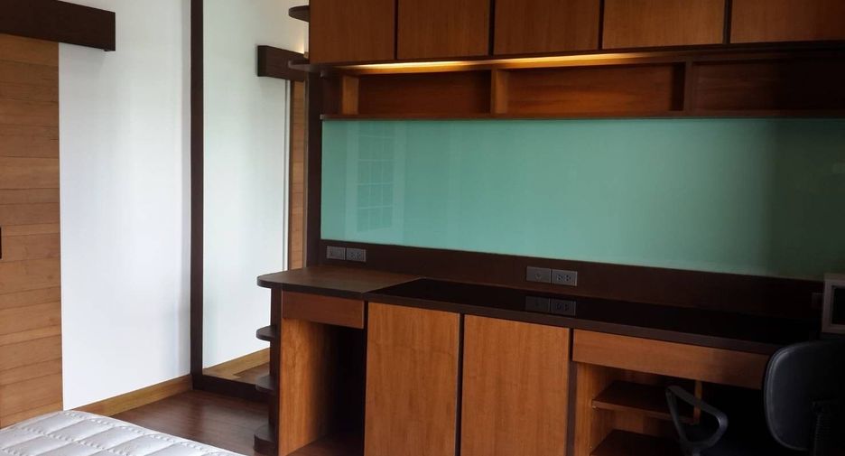 For rent 1 bed condo in Khlong Toei, Bangkok