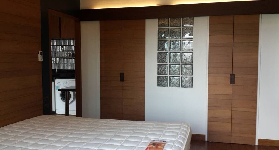 For rent 1 bed condo in Khlong Toei, Bangkok