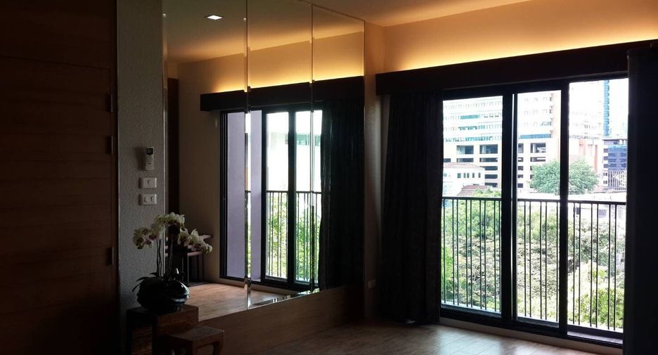 For rent 1 bed condo in Khlong Toei, Bangkok