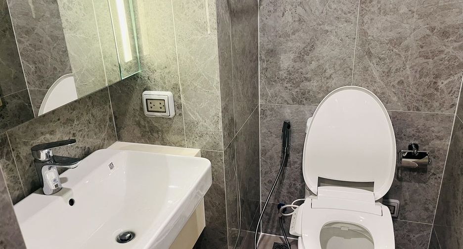 For rent studio condo in Phaya Thai, Bangkok