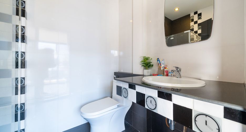 For sale 4 bedrooms townhouse in Thalang, Phuket