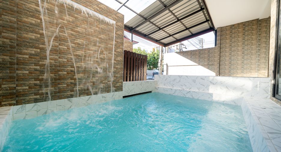 For sale 4 bedrooms townhouse in Thalang, Phuket