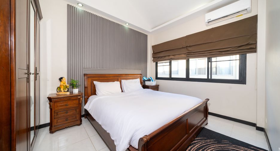 For sale 4 bedrooms townhouse in Thalang, Phuket