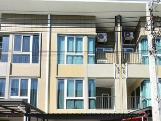 出租 3 卧室 联排别墅 在 Bang Phli, Samut Prakan