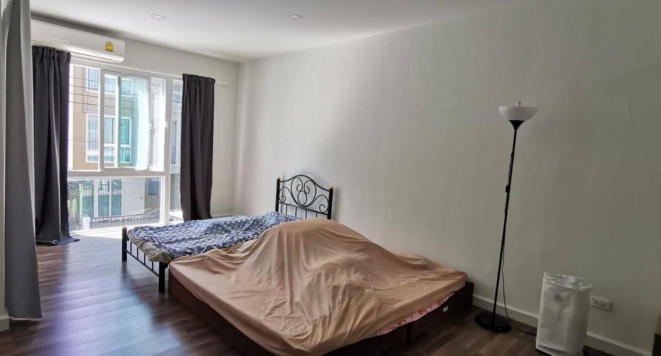 For rent 3 bedrooms townhouse in Bang Phli, Samut Prakan
