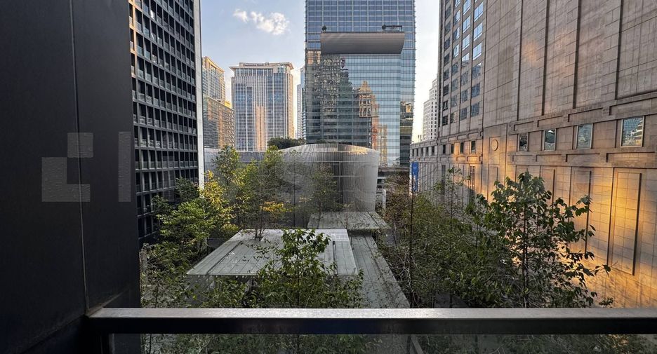 For rent 1 bed condo in Pathum Wan, Bangkok