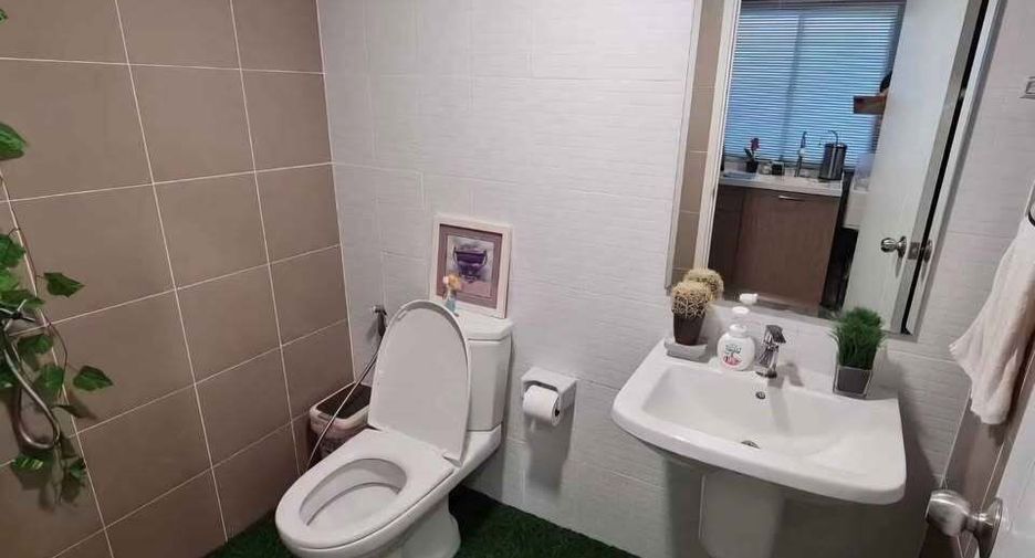 For rent 3 bedrooms townhouse in Min Buri, Bangkok