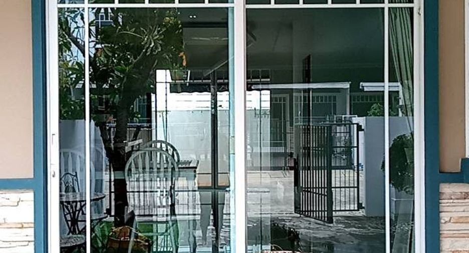 For rent 2 bedrooms townhouse in Bang Phli, Samut Prakan