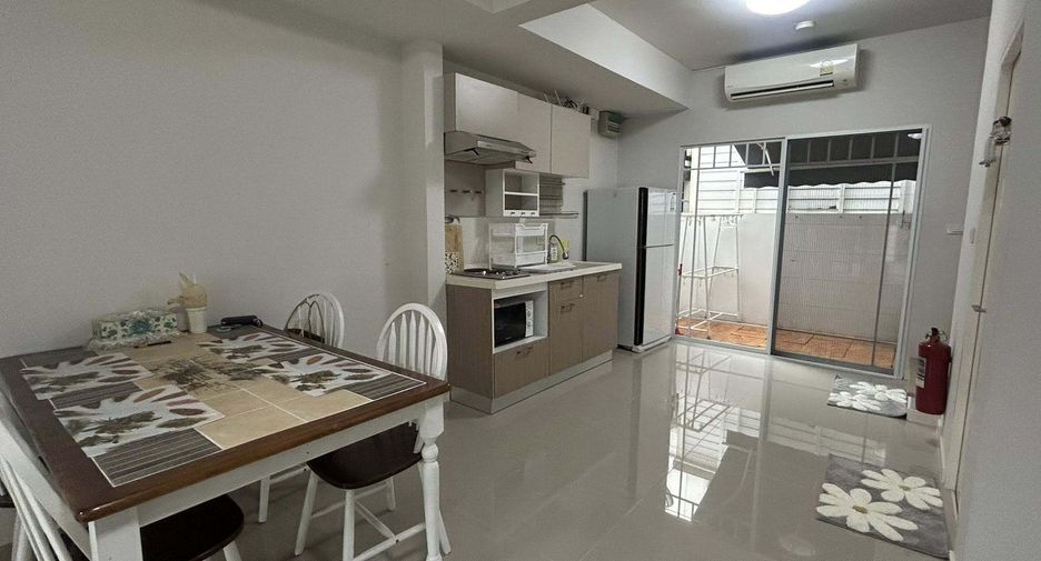 For rent 2 bedrooms townhouse in Bang Phli, Samut Prakan