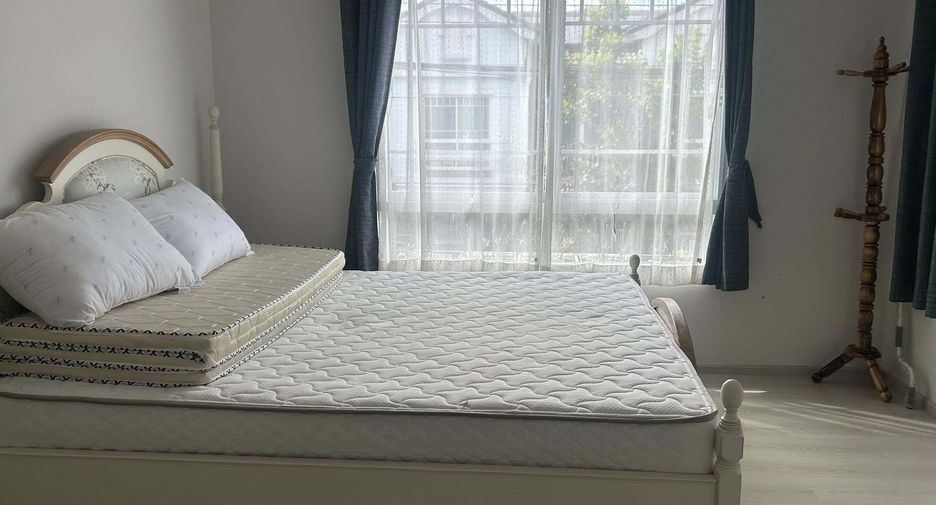 For rent 2 bedrooms townhouse in Bang Phli, Samut Prakan