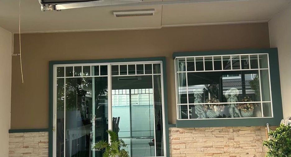 For rent 2 bedrooms townhouse in Bang Phli, Samut Prakan