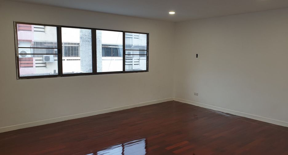 Reihenhaus zum Kauf mit 4 Zimmer in Bang Khae, Bangkok