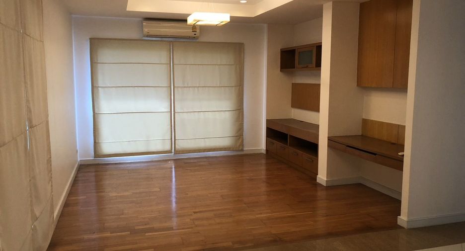 For rent 4 ベッドルーム house in Khlong Toei, Bangkok