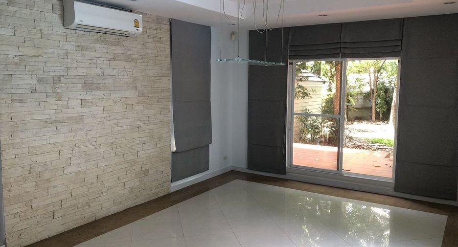 For rent 4 ベッドルーム house in Khlong Toei, Bangkok