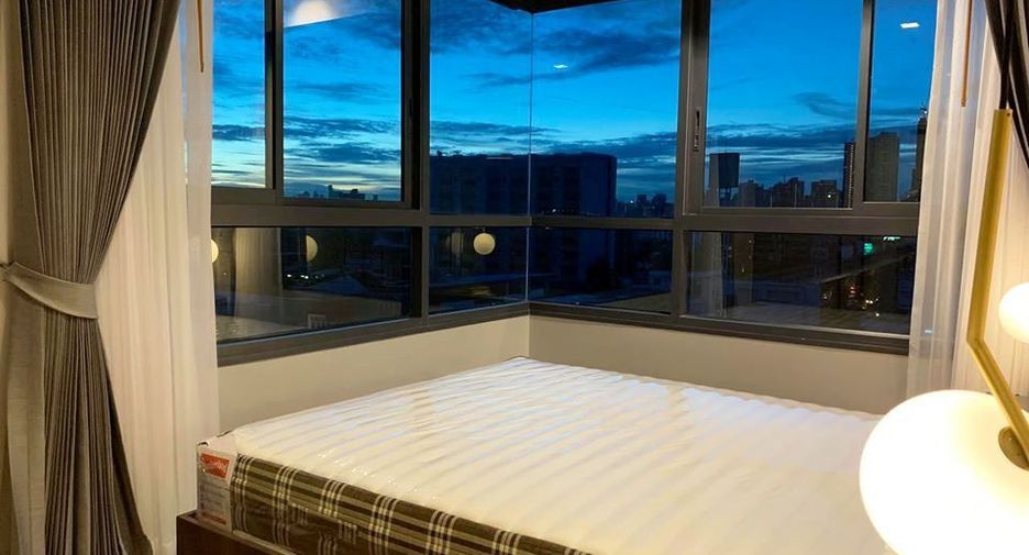 For rent 2 bedrooms condo in Phra Khanong, Bangkok