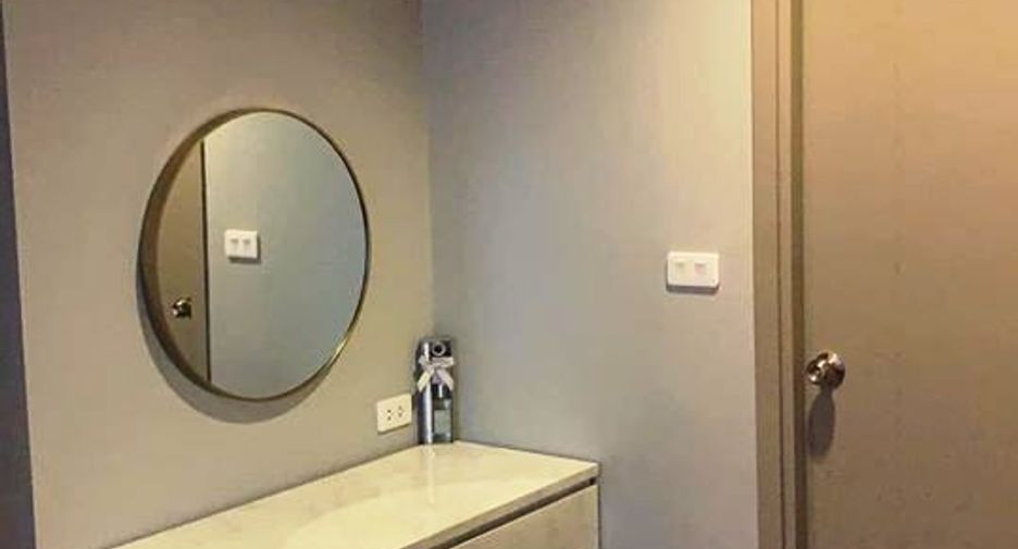 For rent 2 bedrooms condo in Phra Khanong, Bangkok