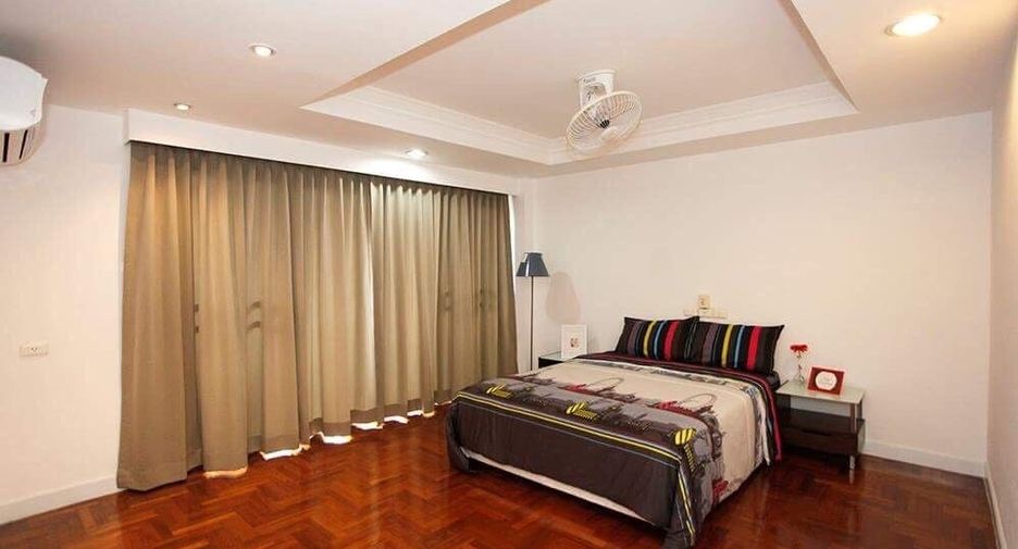 Casa adosada en alquiler de 5 habitaciones en Sathon, Bangkok