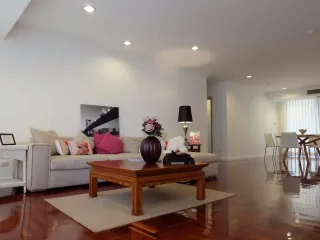 Reihenhaus zur Miete mit 5 Zimmer in Sathon, Bangkok