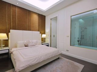 À louer 4 chambres maison à Watthana, Bangkok
