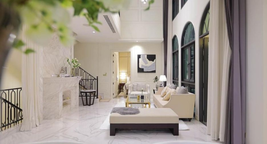 For rent 4 bedrooms house in Watthana, Bangkok