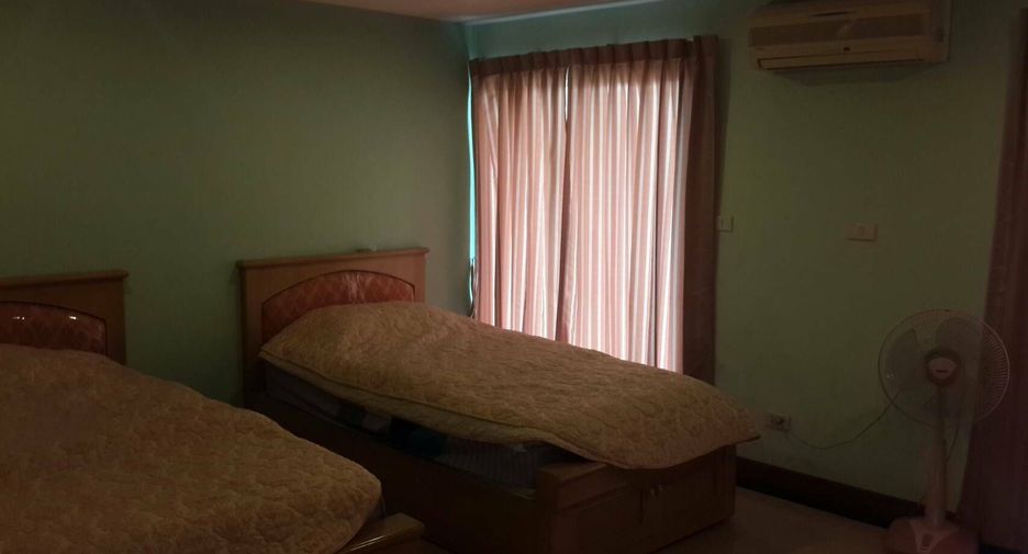 For sale 7 bedrooms townhouse in Phaya Thai, Bangkok