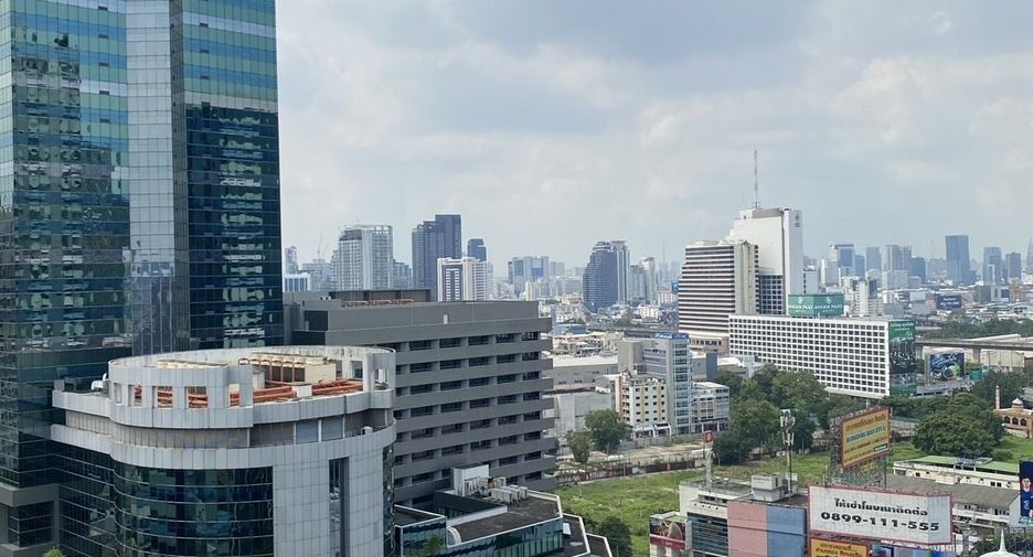 For rent studio condo in Pathum Wan, Bangkok