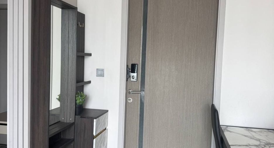 For rent studio condo in Pathum Wan, Bangkok